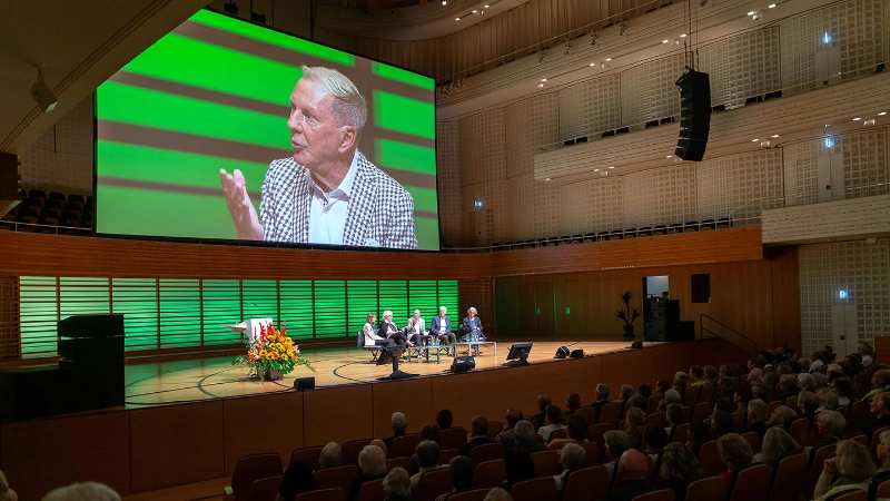 Kurt Aeschbacher moderiert den Pro Senectute Talk.