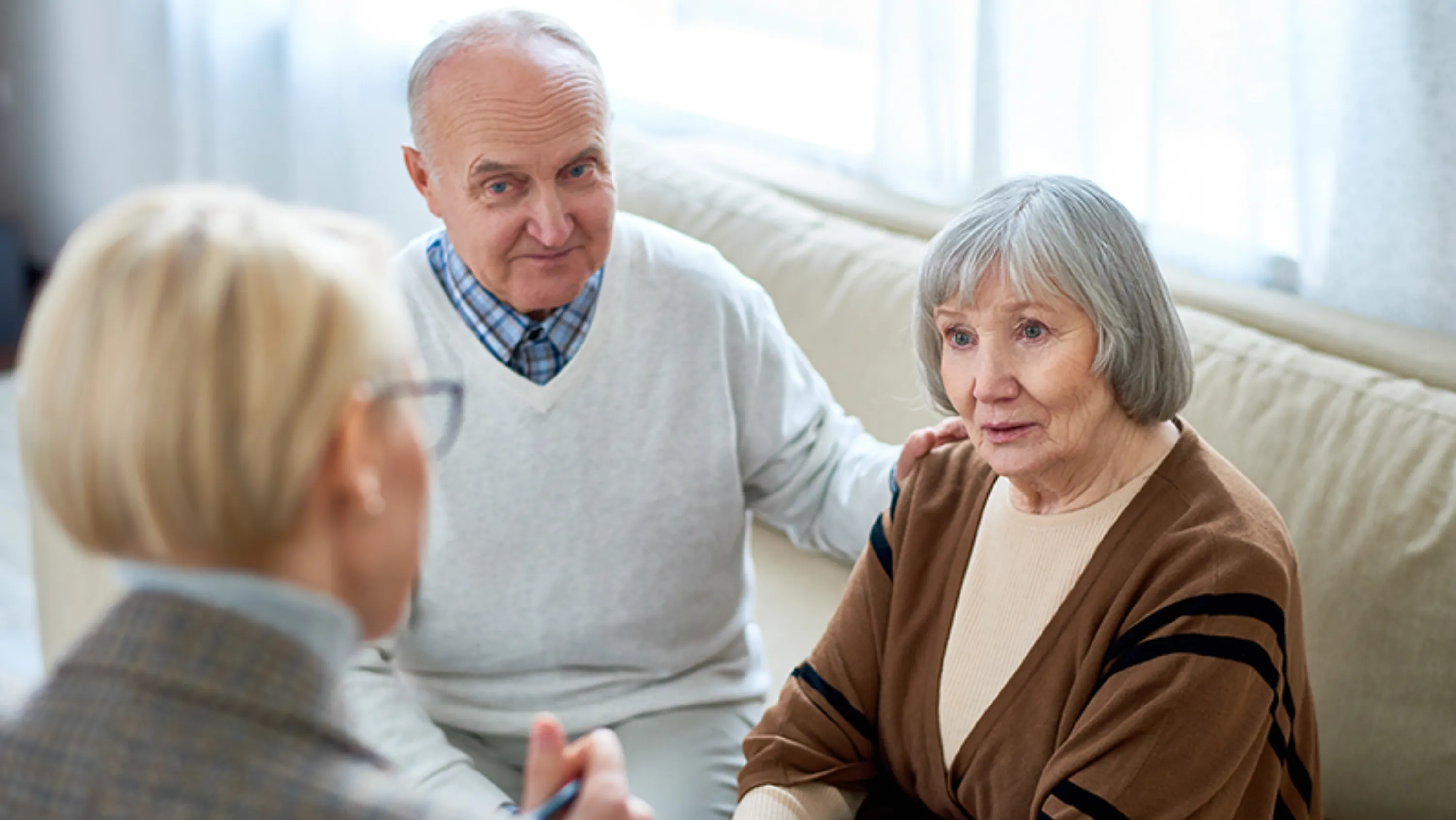 älteres Paar Besprechung Beratung