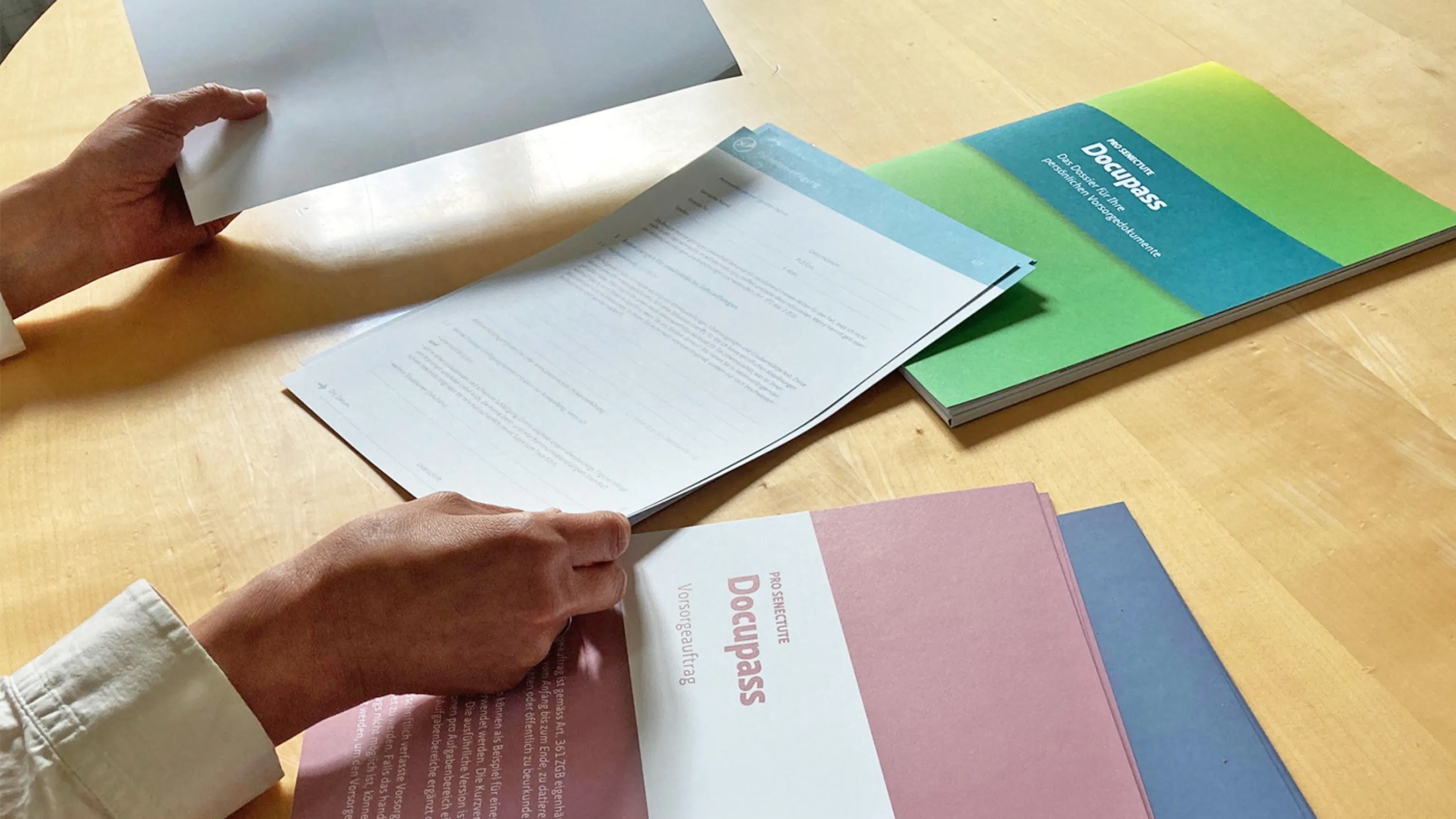 Das Vorsorgedossier Docupass mit Patientenverfügung und Vorsorgeauftrag.