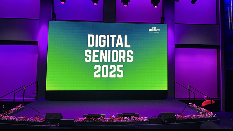 Bild Studie Digital Seniors Saal Präsentation
